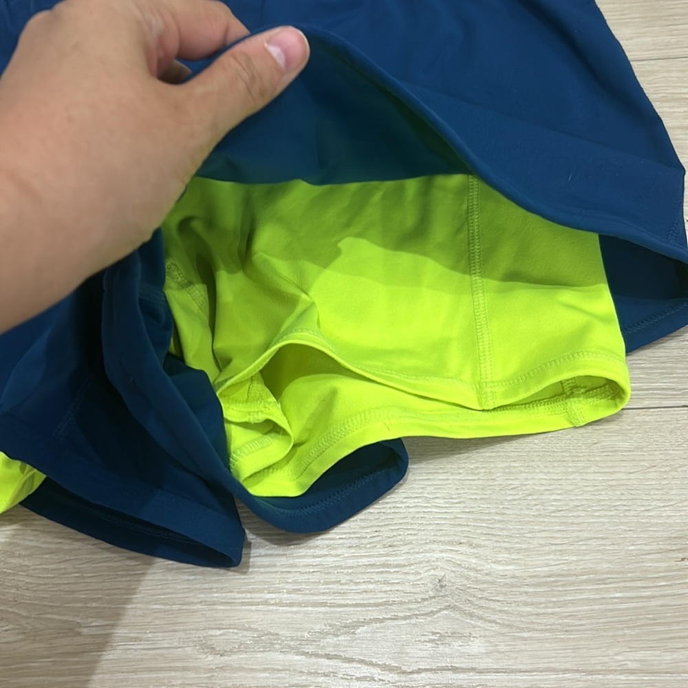Fabletics Shorts - Picture 2 of 3